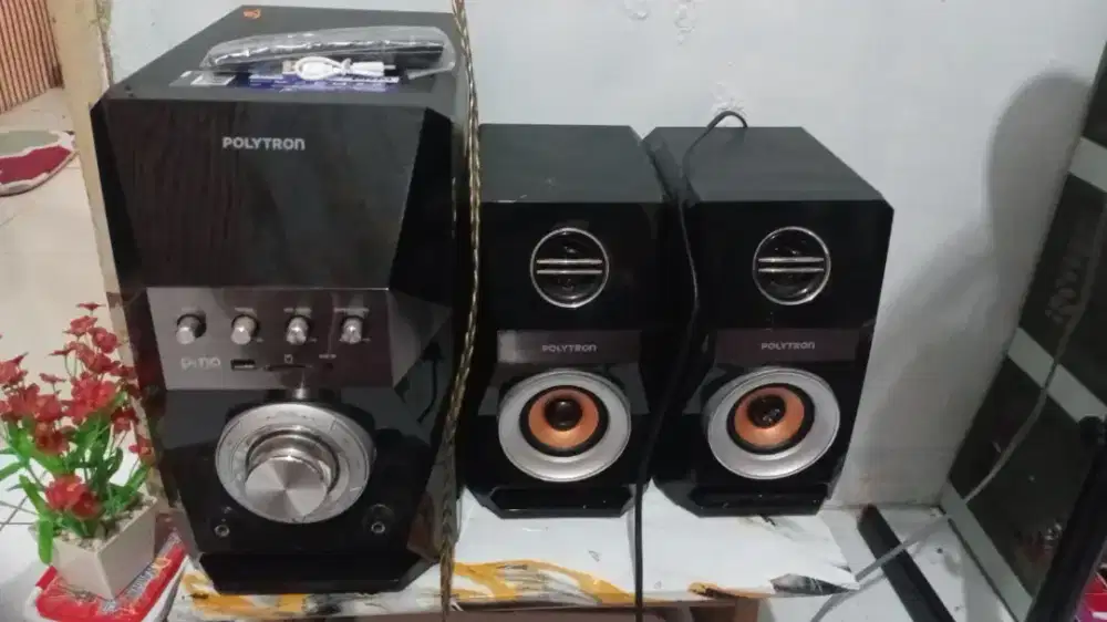 Di jual speaker aktif merk Politron