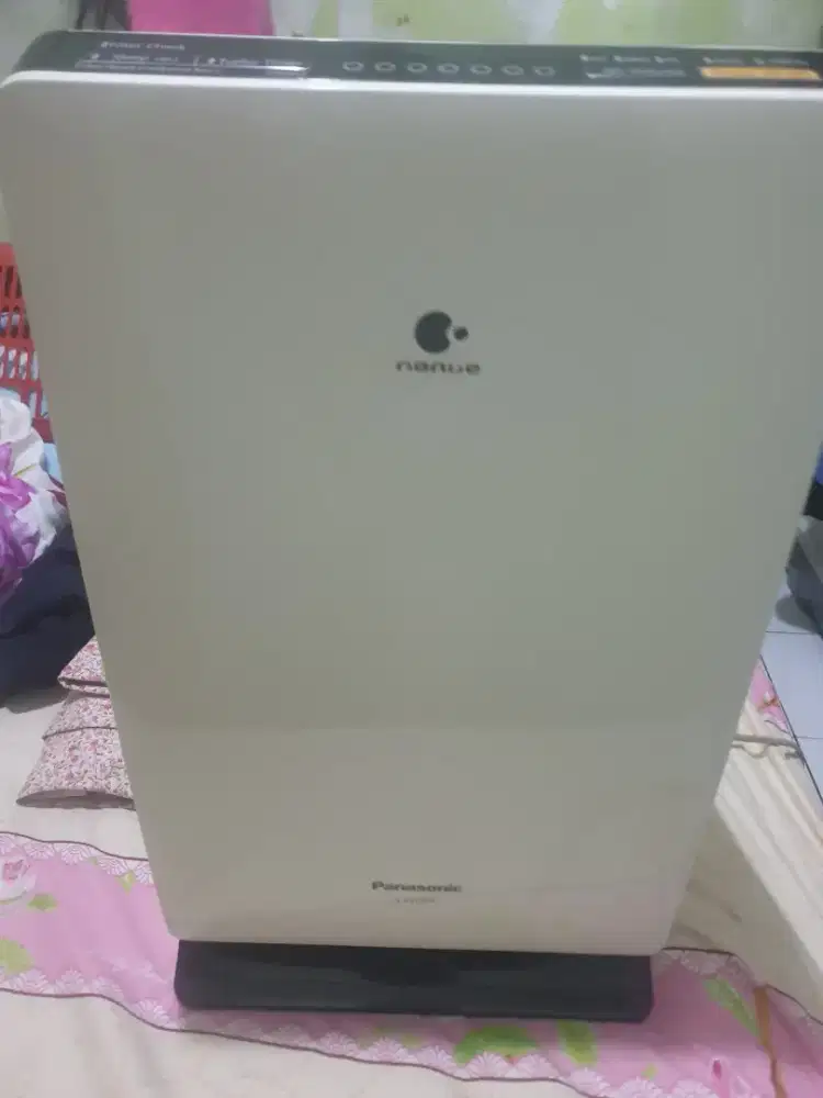 Panasonic pembersih udara