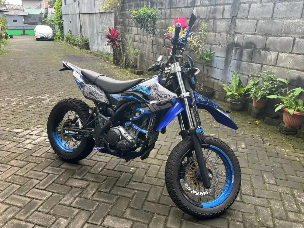 YAMAHA WR 155 R