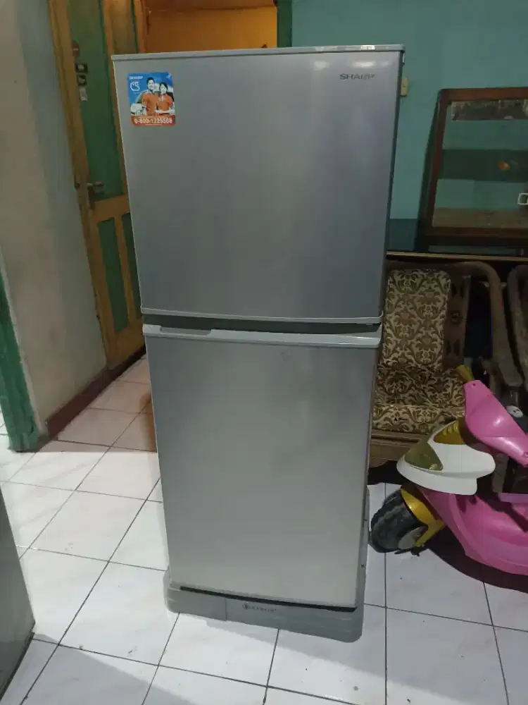 kulkas Sharp normal dingin beku ok