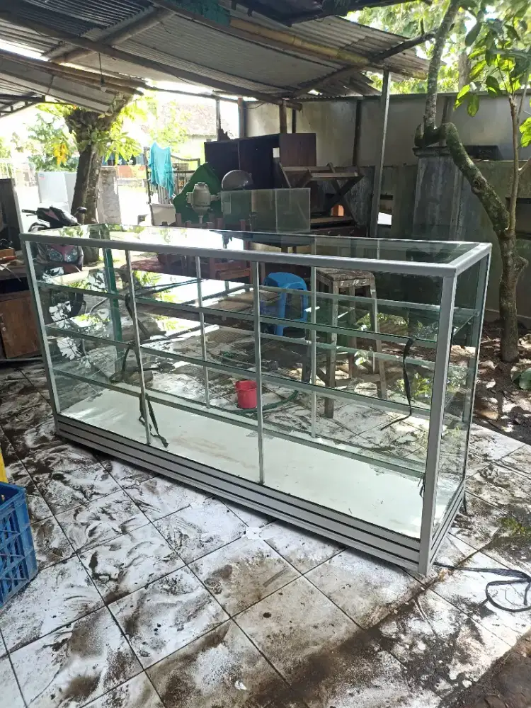 etalase bekas 2m kaca tebal 5mm