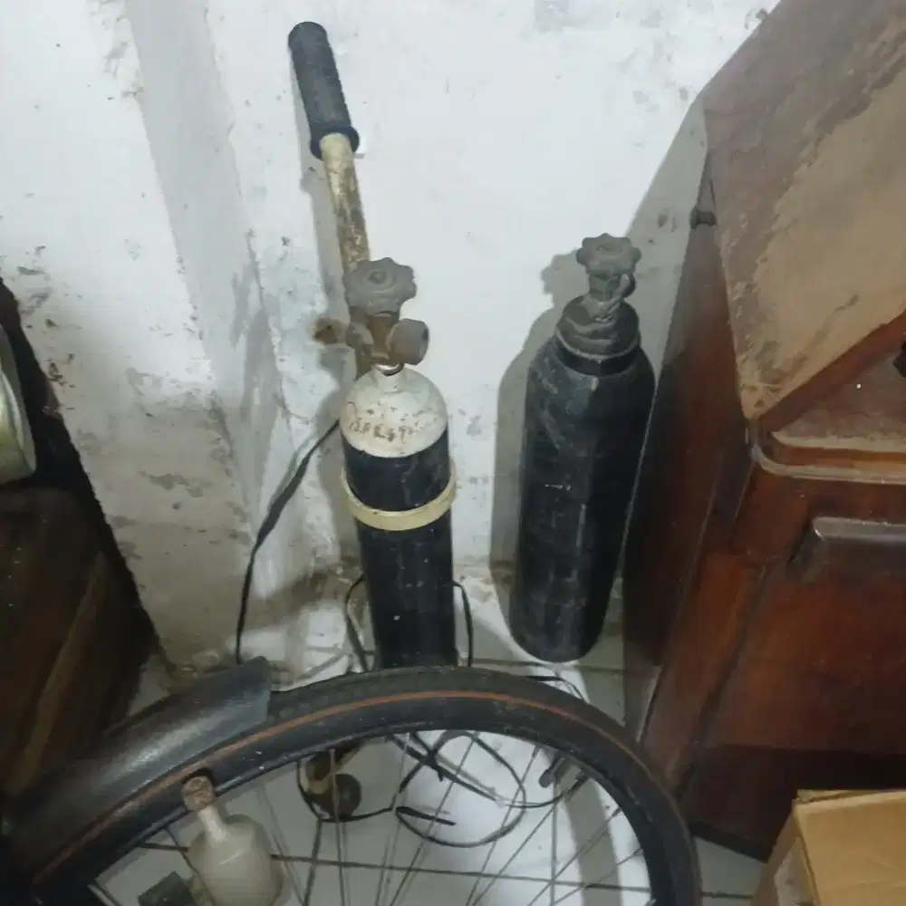 Tabung oksigen & troli