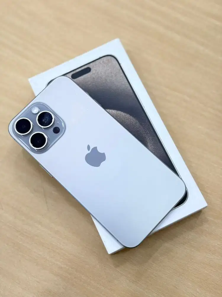 iPhone 15 Pro Max 256. BH 85% & CC 750 an.