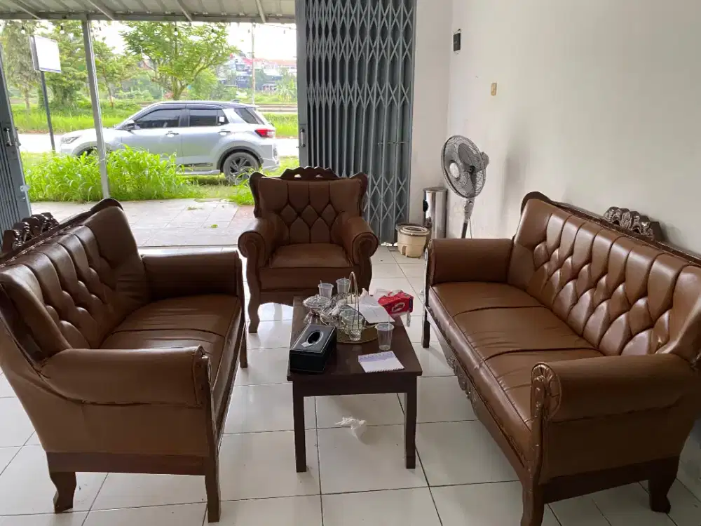 Sofa Kulit Minimalis Besar