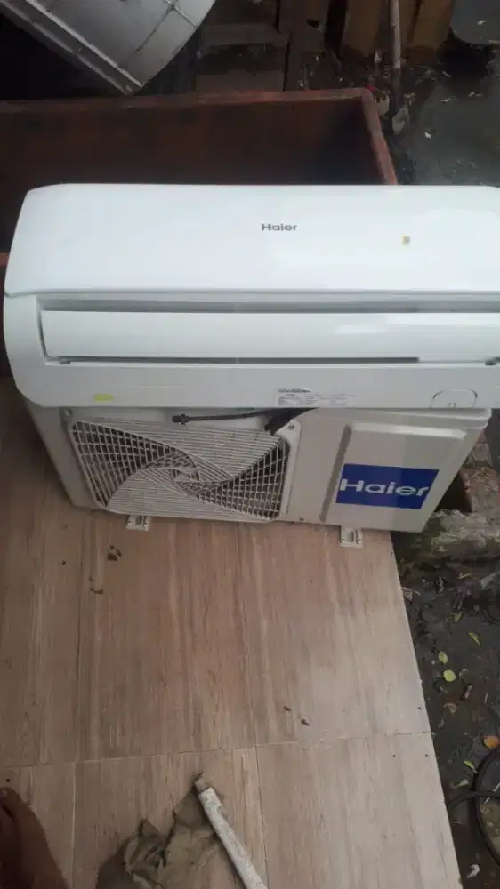 SATU SET INDOOR OUTDOOR AC HAEIR 1/2 PK