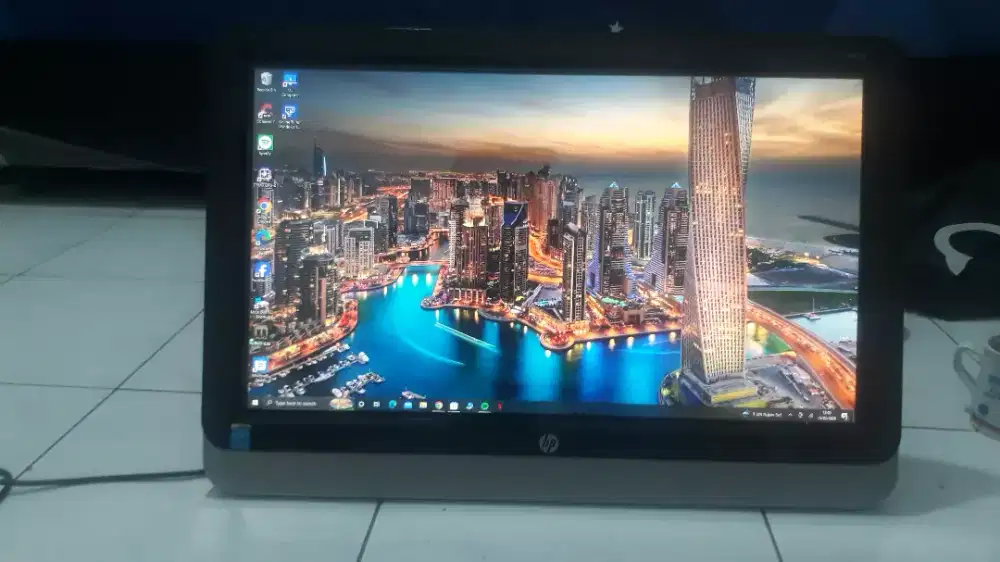 HP All-in-One 22-2002x  toucscrenn
