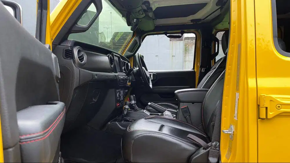 Jeep JL Wrangler Rubicon 4 Doors 4 Pintu 2.0 NIK 2018