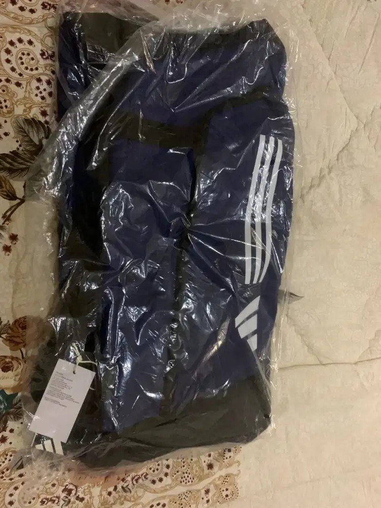 Tas adidas masih baru