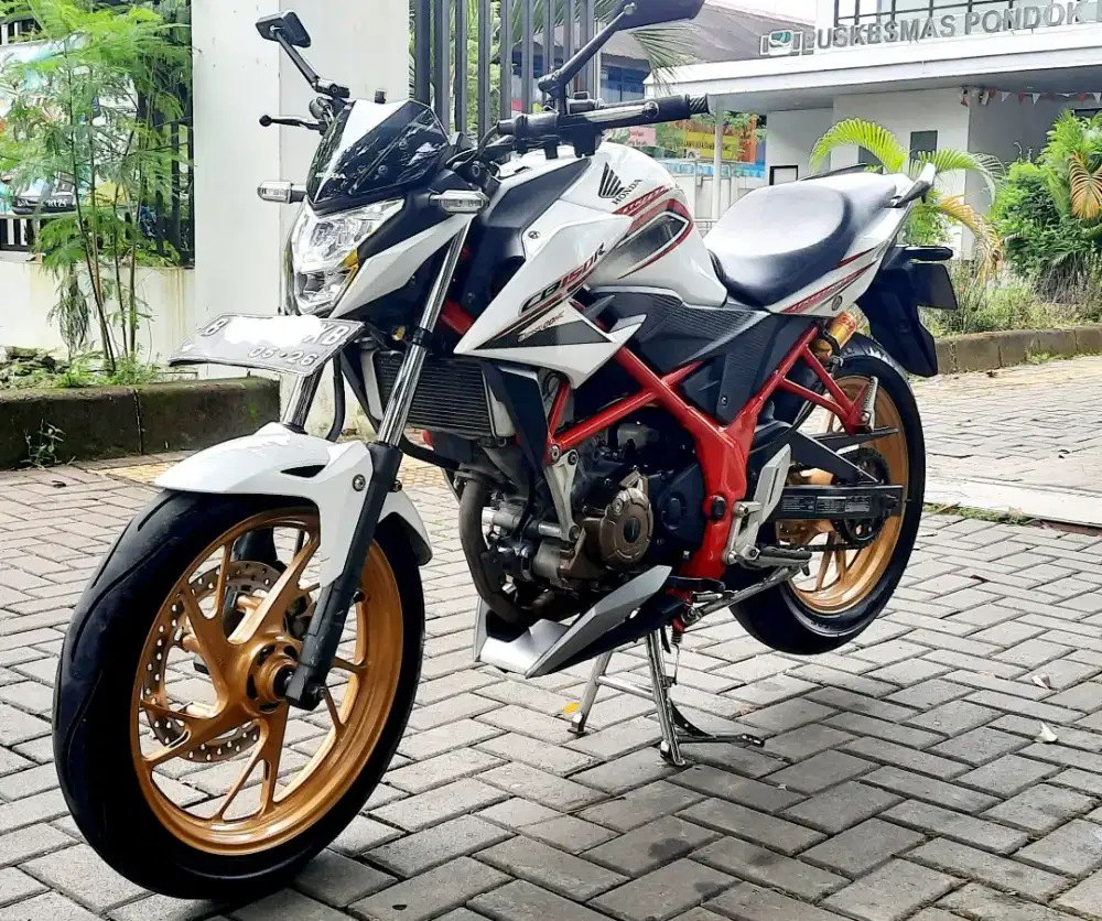 CB150R SE, mulus, irit bensin 1L:52km & pajak hidup