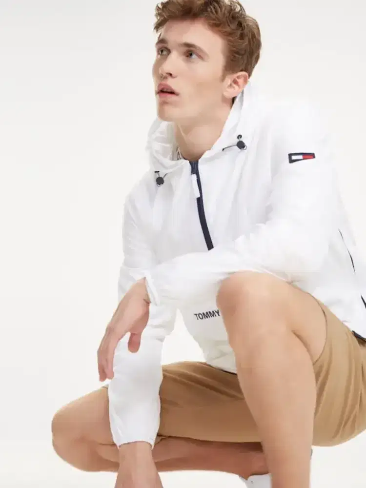 Jaket Tommy Hilfiger Putih Ukuran ( M )