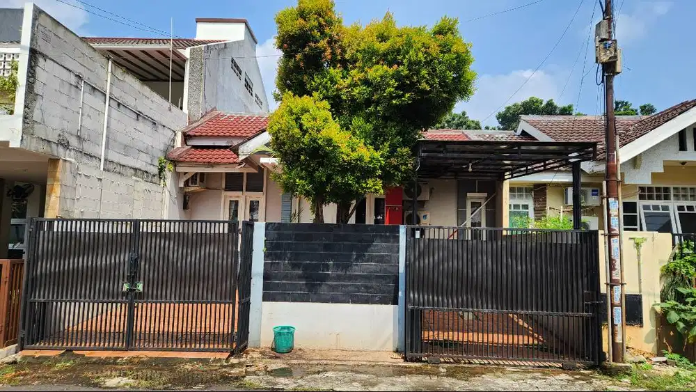 Jalan depan rumah lebar dan lega