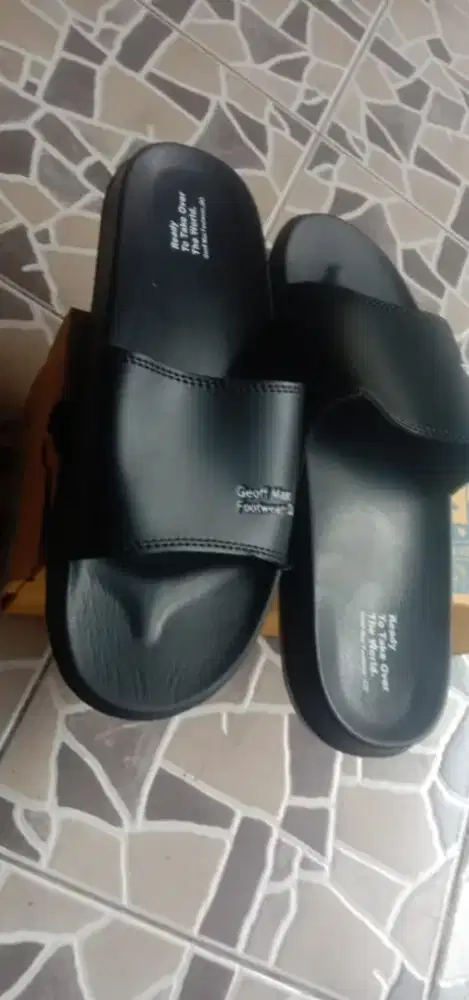 Jual sandal bermerek