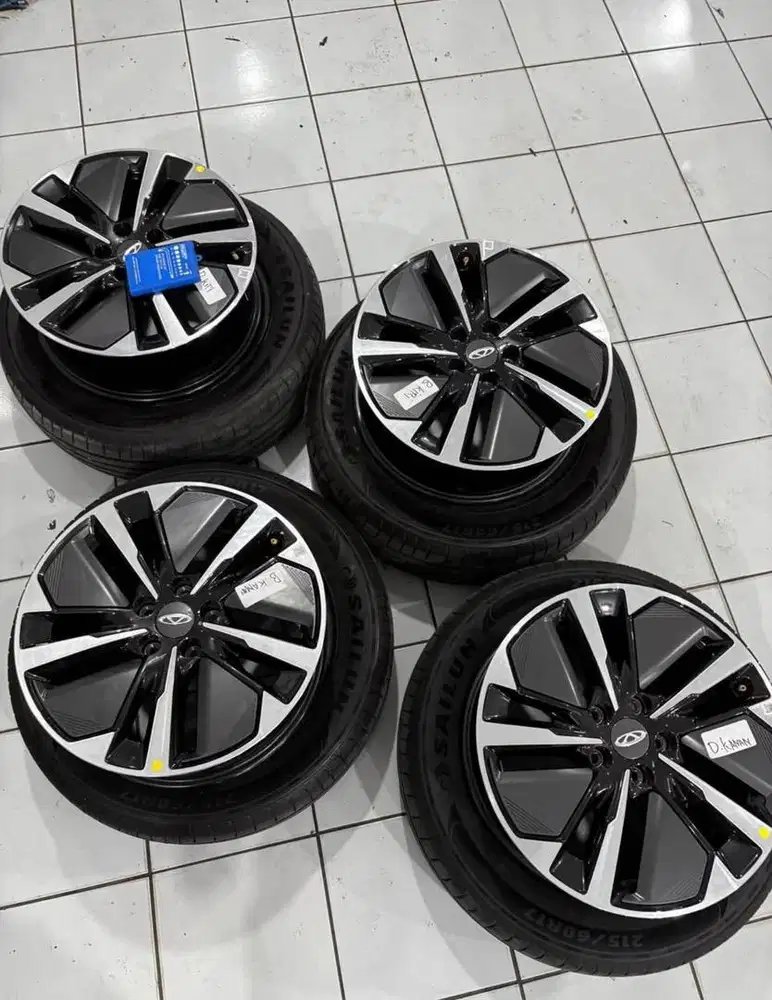 Velg + Ban Tiggo Cross CSH like new