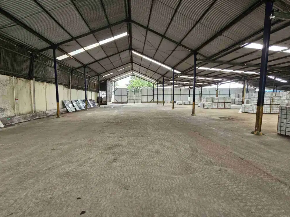 Gudang akses 40 ft di Narogong, Bantar Gebang