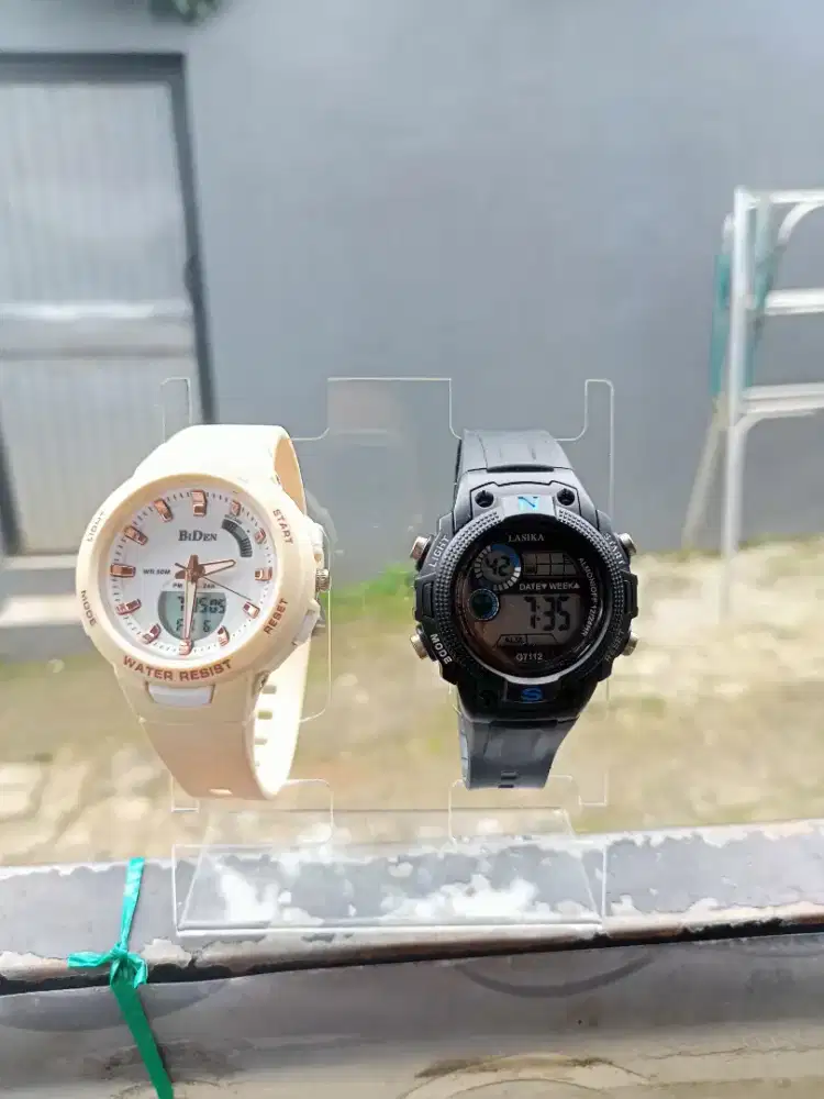 Jam tangan merek biden