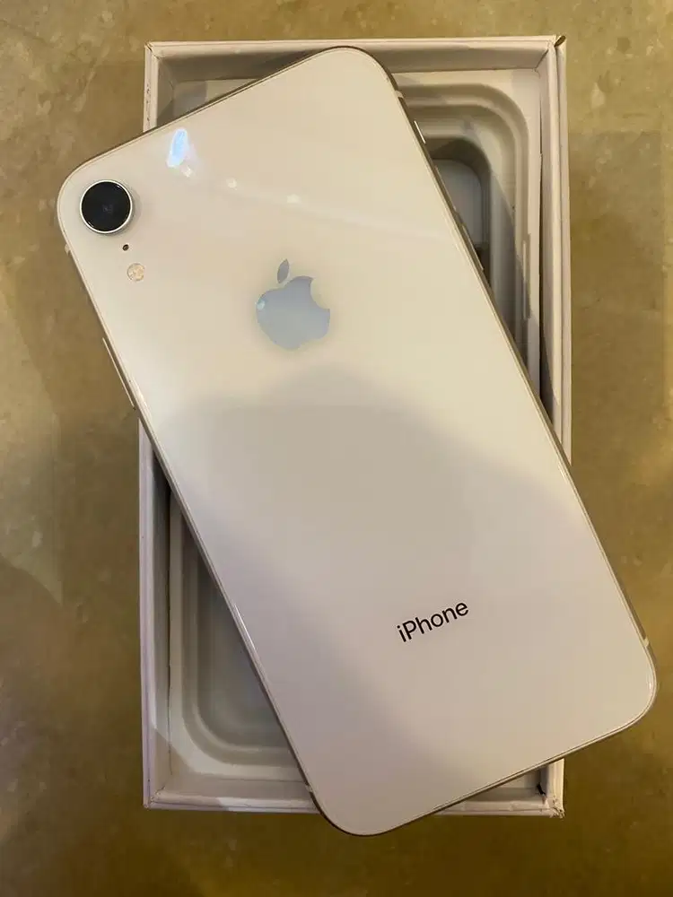 Iphone xr 128gb inter terima cash dan kredit