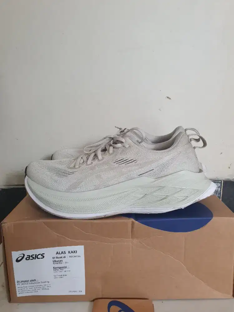 Sepatu Running Asics Superblast 2