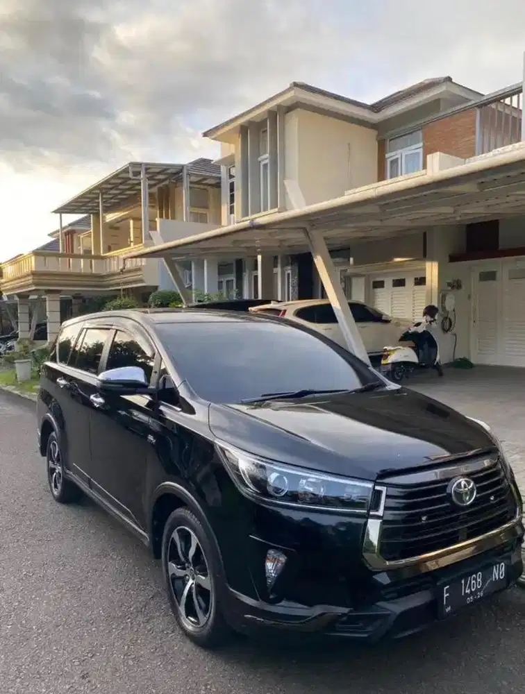 KIJANG INNOVA VENTURER 2.0 AT BENSIN