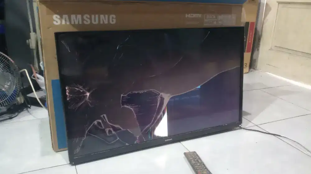 Jual tv led 32inc merk samsung Mesin bagus Layar pecah
