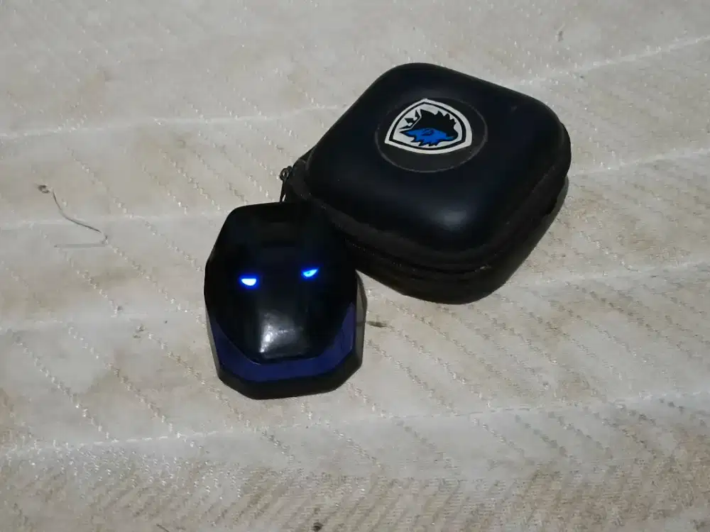 TWS Gaming SADES Wings 200