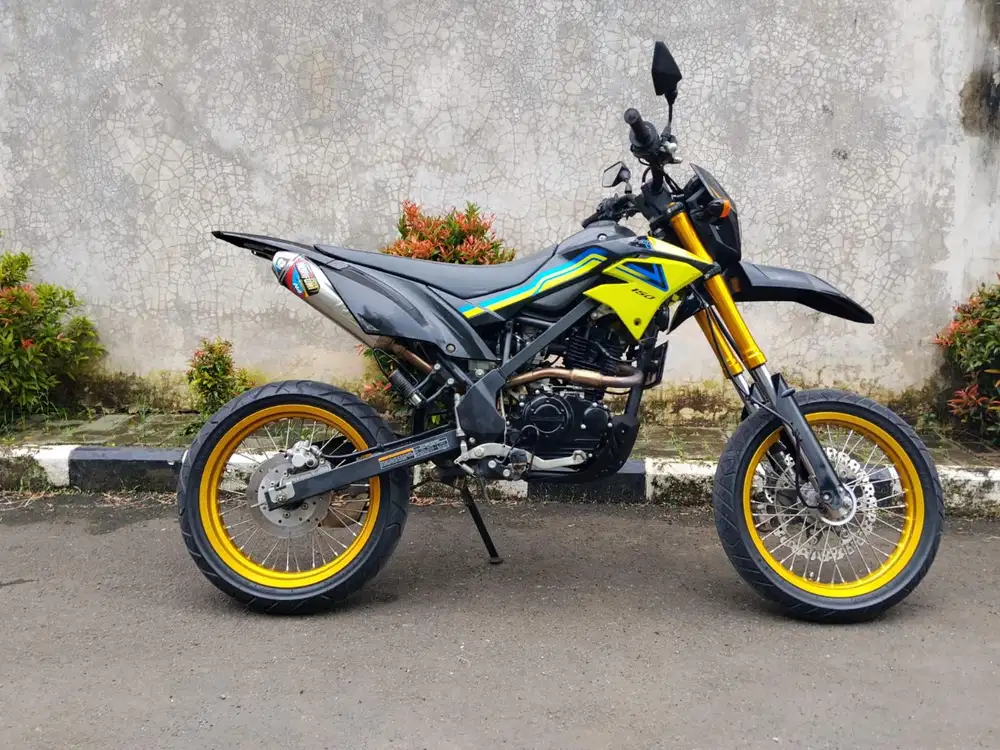 KAWASAKI D-TRACKER 150CC 2024 MEWAH