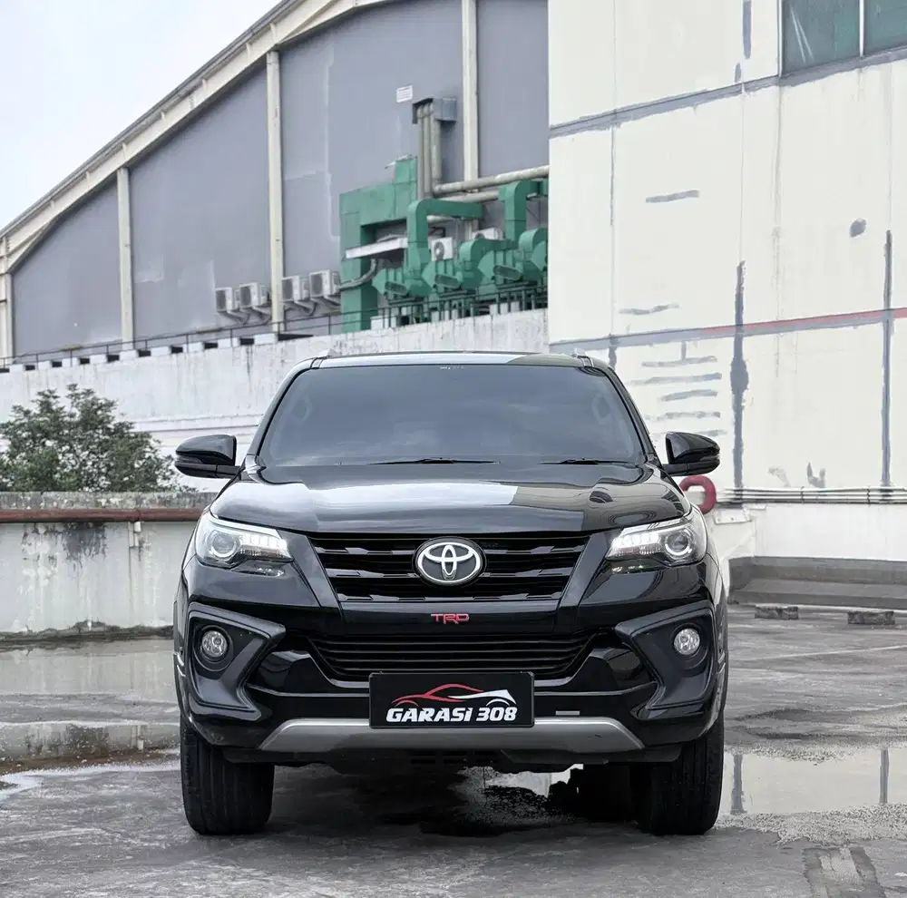 Toyota Fortuner VRZ TRD 2.4 4X2 AT