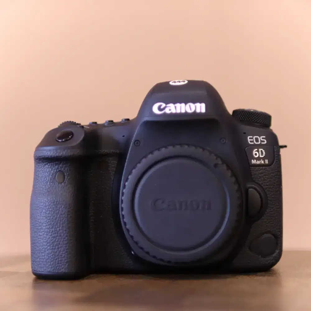 CANON EOS 6D Mark II BODY ONLY LIKE NEW SC 18RB