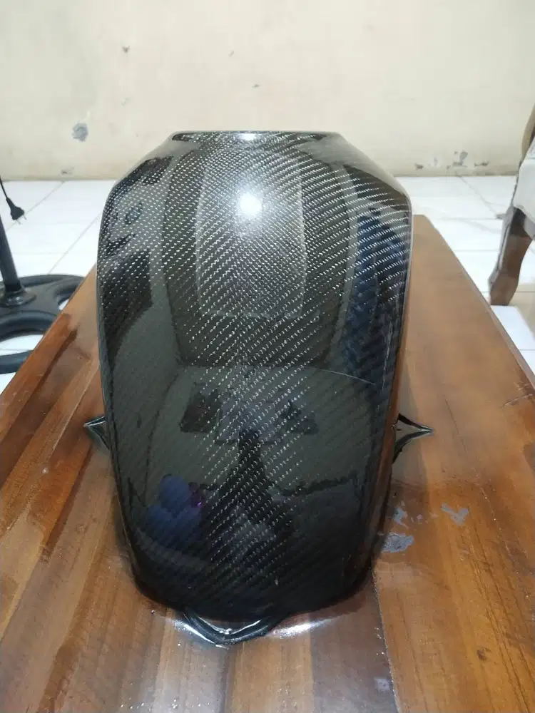 Spakbor Depan Vespa LX 125 Original Piaggio Carbon Kevlar