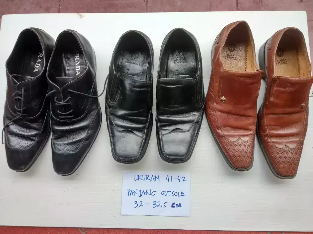 Sepatu Branded Prelofed Versace dan Prada