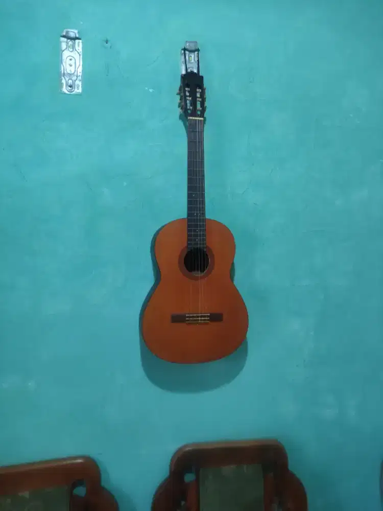 Dijual gitar nylon classic murah.