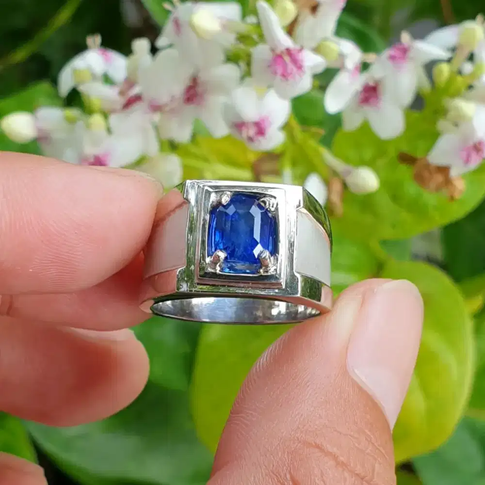 Natural Blue Sapphire Srilanka 2.05 Crt