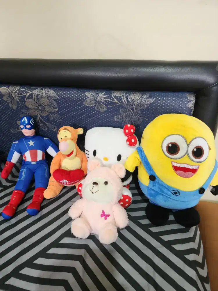 Boneka karakter lucu