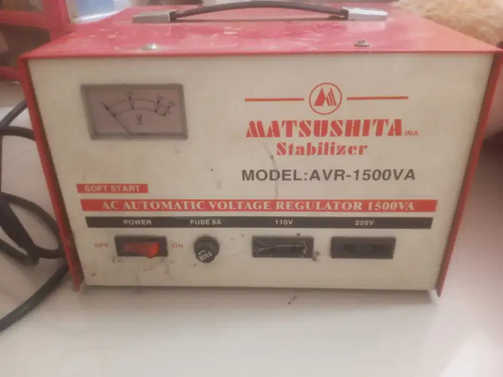 Stabilizer listrik 1500W