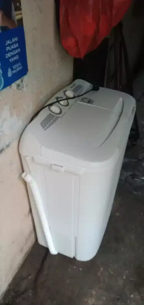 MESIN CUCI 2 TABUNG SHARP 7 KG MASIH BAGUS