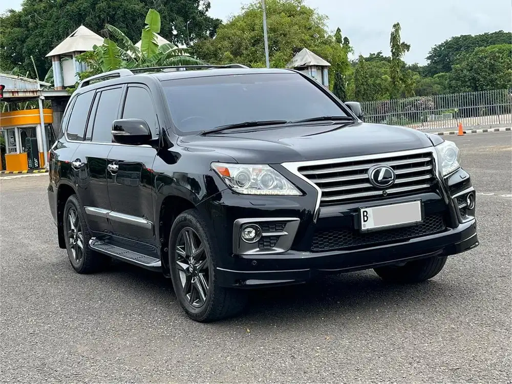 TERMURAH!! LEXUS LX570 AT HITAM 2015