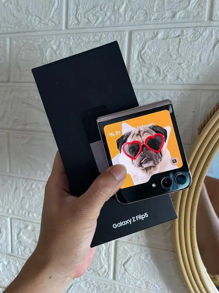 Samsung Z Flip 5 256Gb Lavender Resmi sein (-bercak tidak ngaruh)