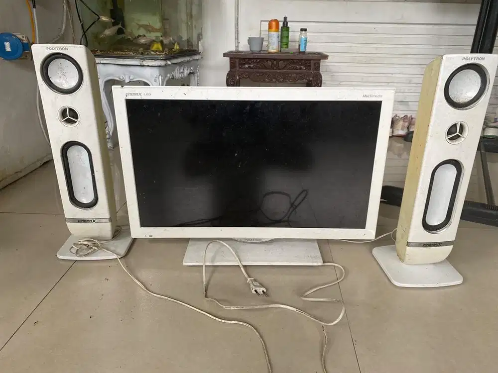 Televisi led 24 in polytron