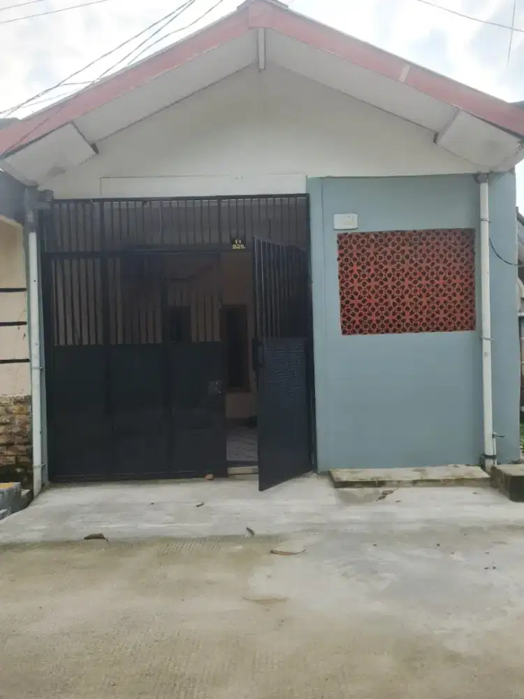 Dijual rumah tanpa perantara full renov lokasih strategis untuk usaha