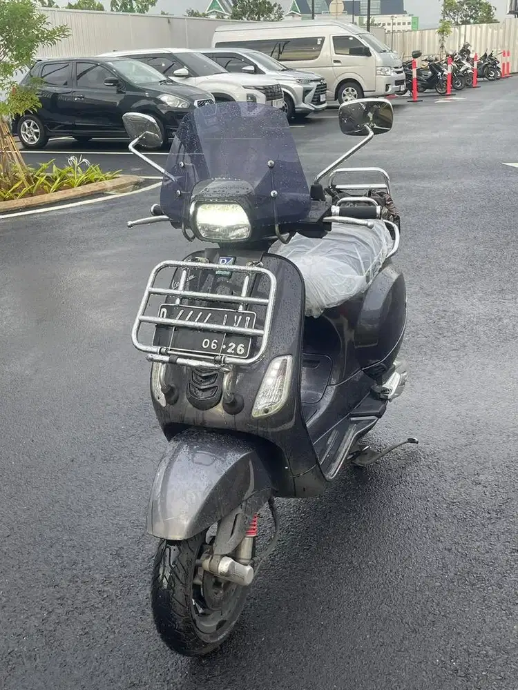 Vespa 125 Iget 2021 – Pemilik 1, All Good Condition, Siap Pakai!