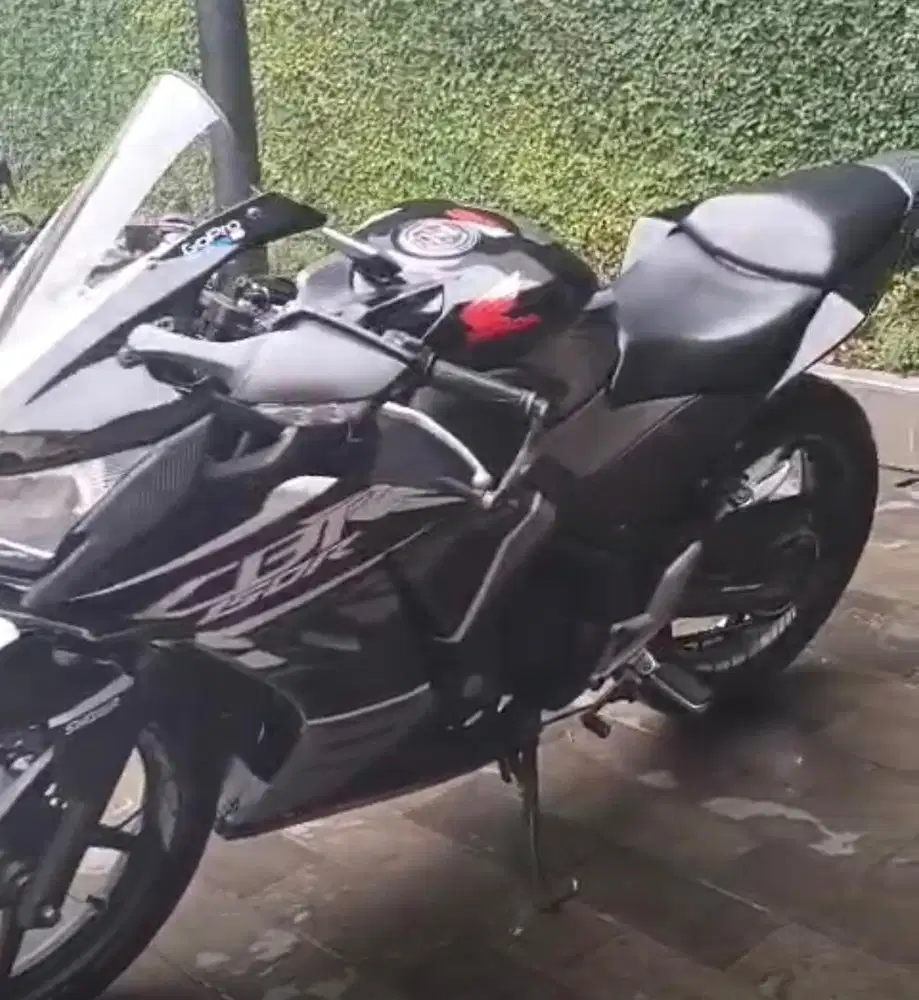 Di jual cbr 150