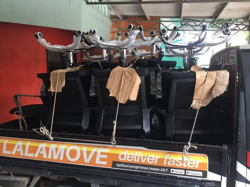 Menjual kursi kantor