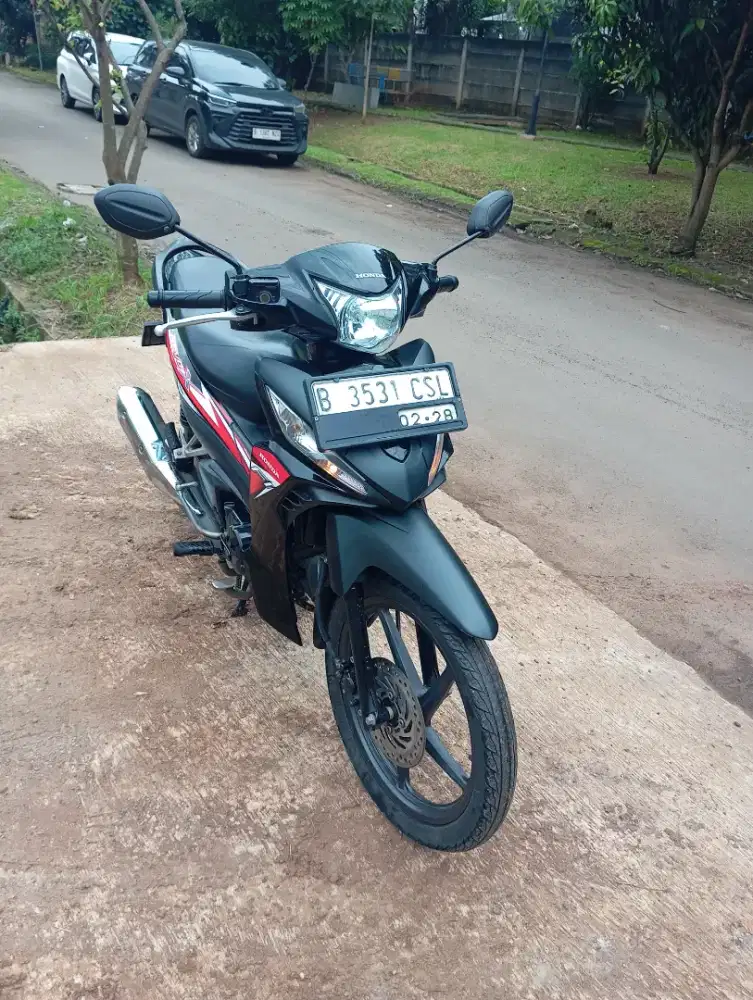 Honda Revo X Fi CW 2023 fulori mulus pajak baru bayar 02-2027