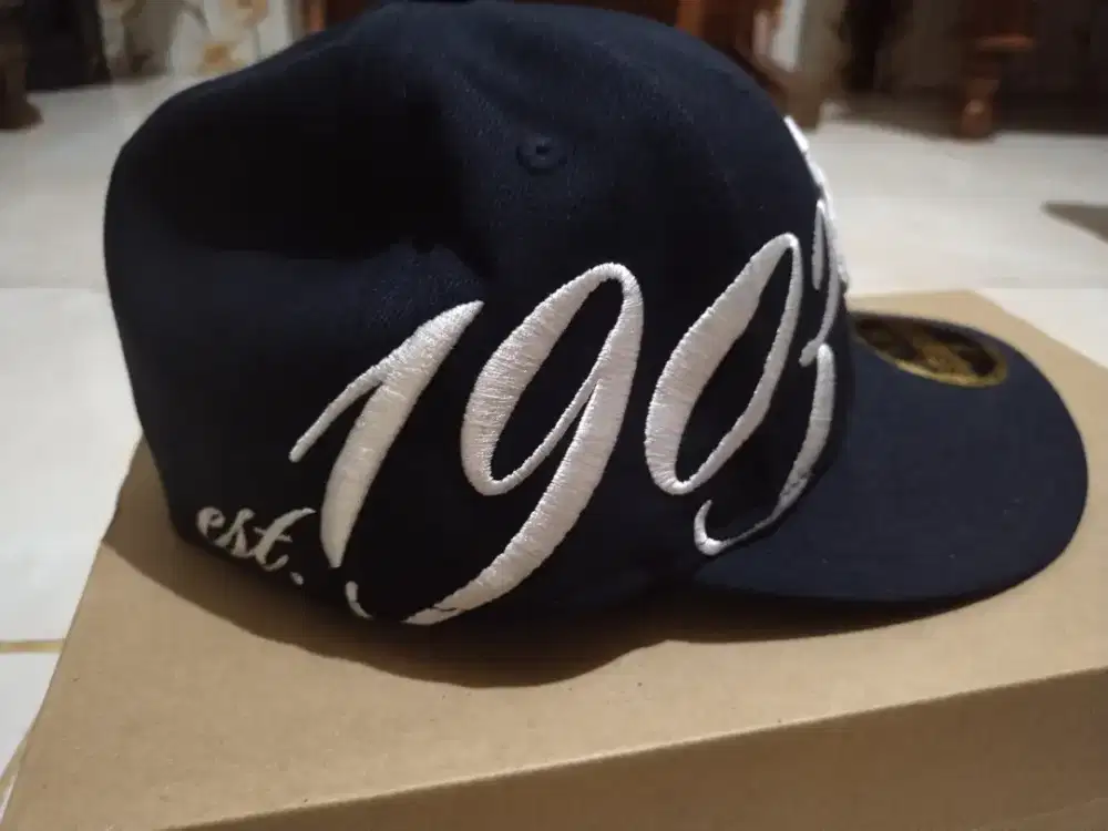 Topi New era  navy size 7 1/4