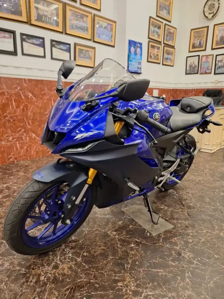 DP PROMO YAMAHA R15 V4 TH 2023 KM.8RB MOTOR MULUS GARANSI MESIN