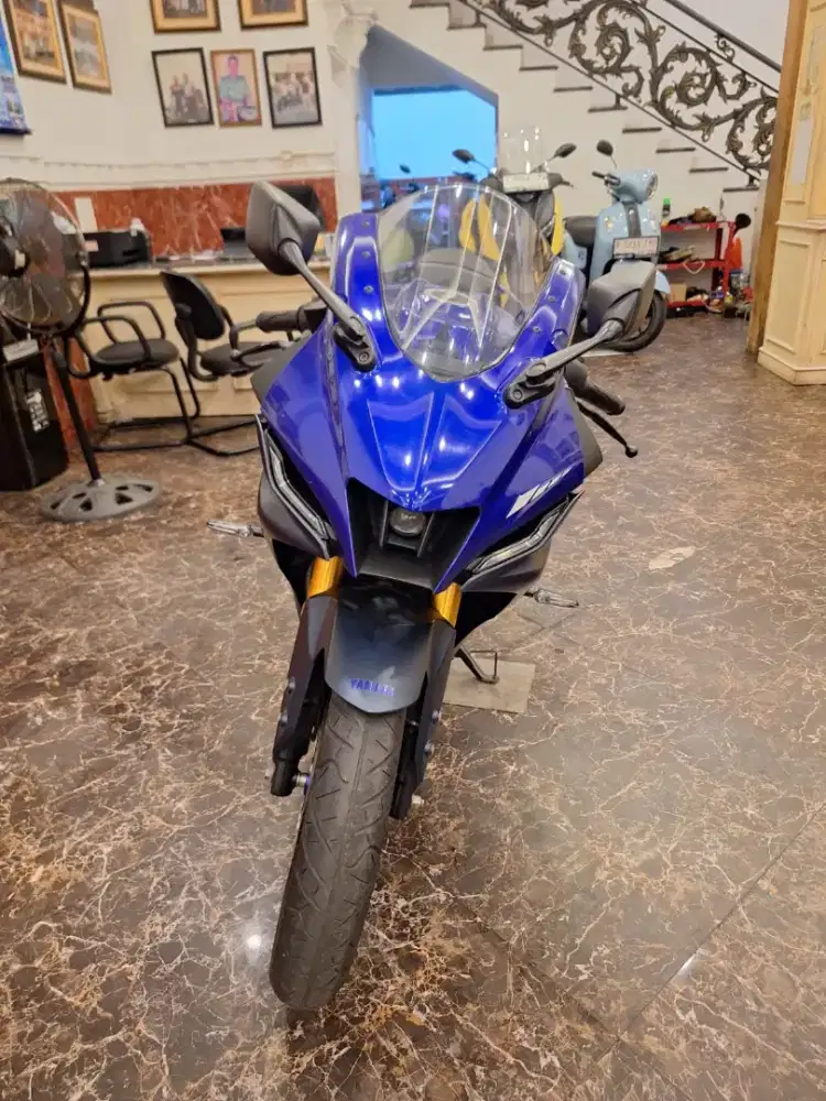 DP PROMO YAMAHA R15 V4 TH 2023 KM.8RB MOTOR MULUS GARANSI MESIN