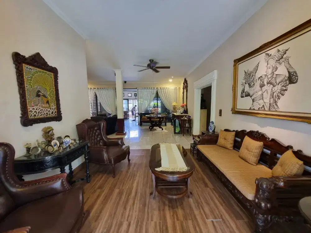 Rumah Mewah ASRI di lokasi Strategis di 150 meter dari Jalan Prof Dr Supomo Tebet