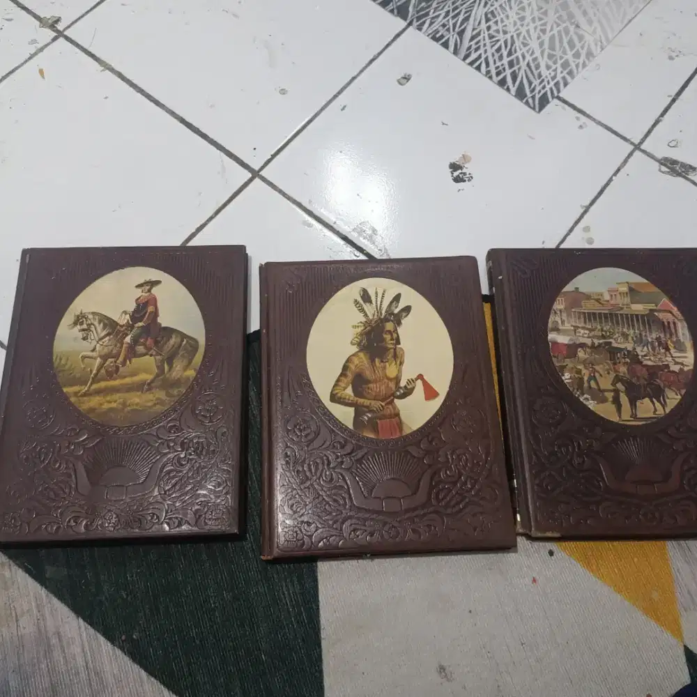 Tiga buku pengetahuan sejarah Time Life Books