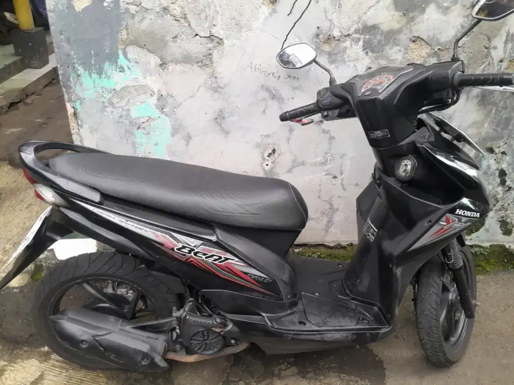 Motor beat 2015 hitam