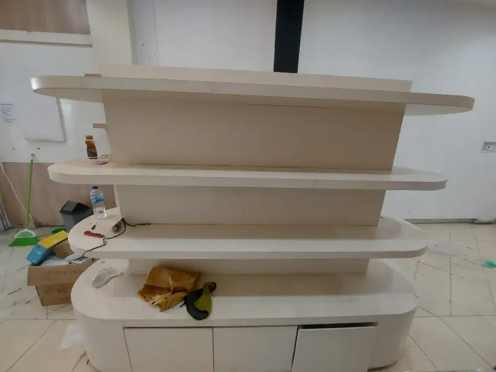 Rak display toko / Lemari pajangan , lemari kayu