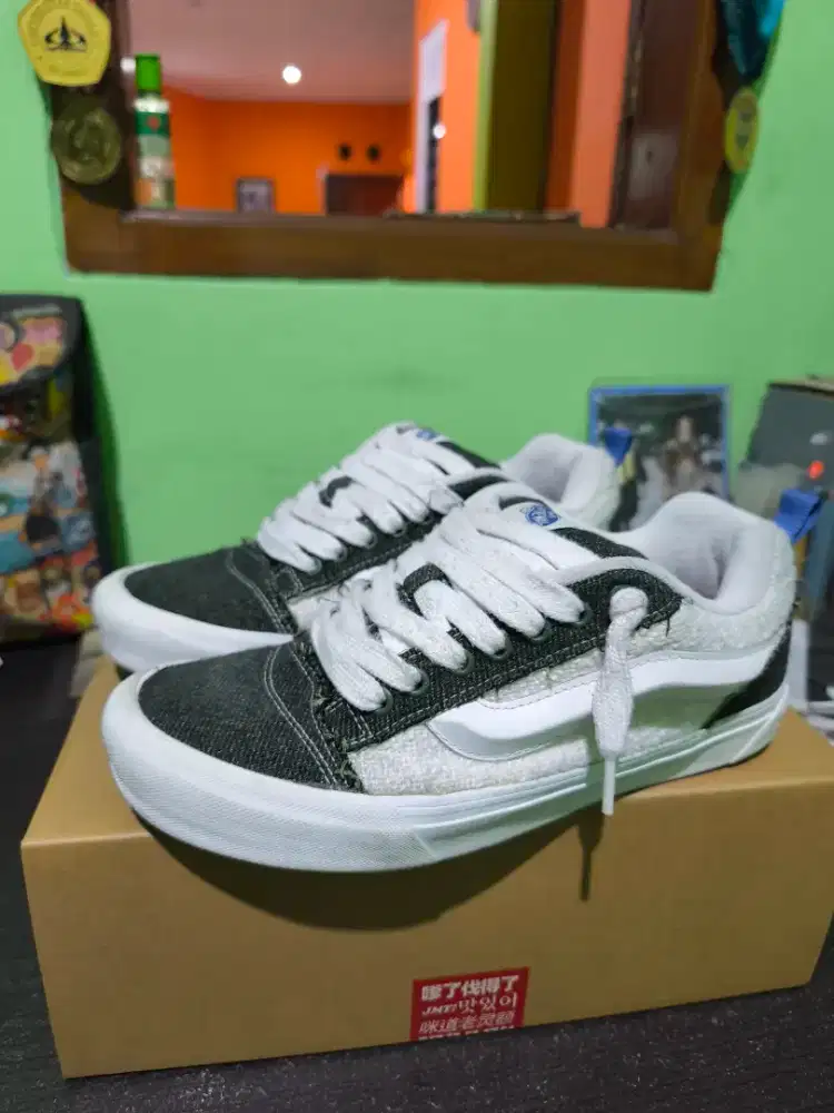 PRELOVED Vans Knu Skool